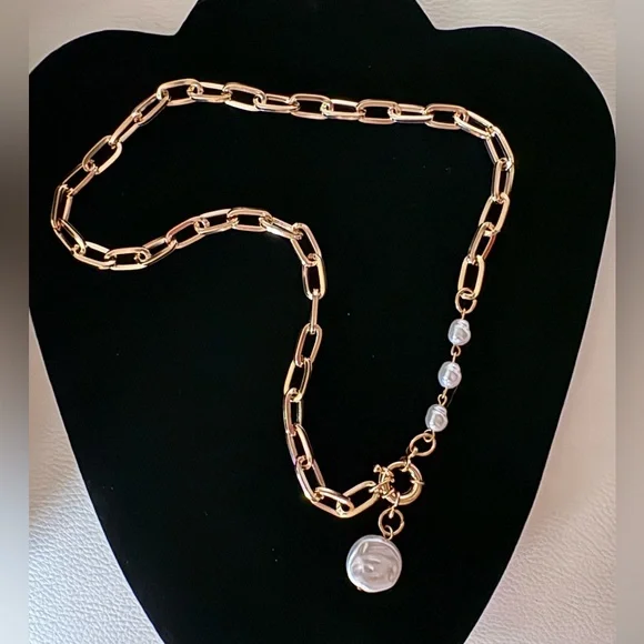 Elegant Gold Tone Chunky Chain and Faux Pearl Coin Drop Necklace 18” - Picture 3 of 6